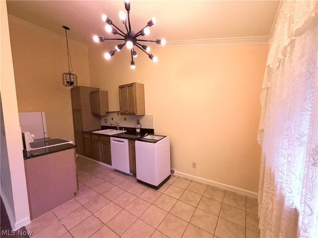 21884 River Oaks Drive 2K, Rocky River, OH 44116