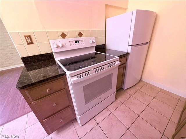 21884 River Oaks Drive 2K, Rocky River, OH 44116