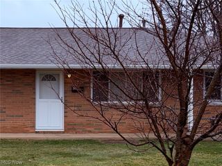 21884 River Oaks Drive 2K, Rocky River, OH 44116