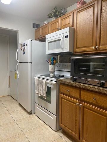 4096 N PINE ISLAND Road N 2110, Sunrise, FL 33351