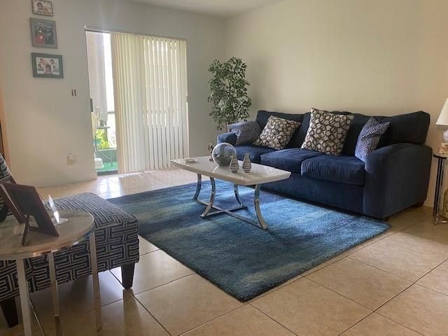 4096 N PINE ISLAND Road N 2110, Sunrise, FL 33351