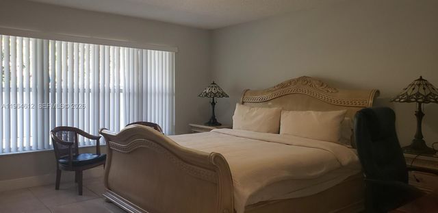 9835 SW 56th St, Miami, FL 33165