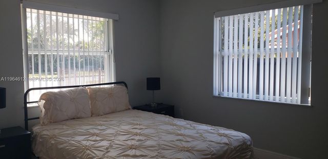 9835 SW 56th St, Miami, FL 33165