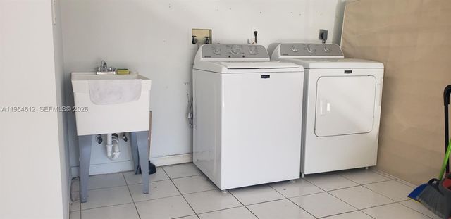 9835 SW 56th St, Miami, FL 33165