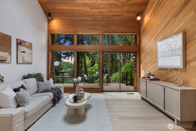 11730 Clearview Dr, Edmonds, WA 98026