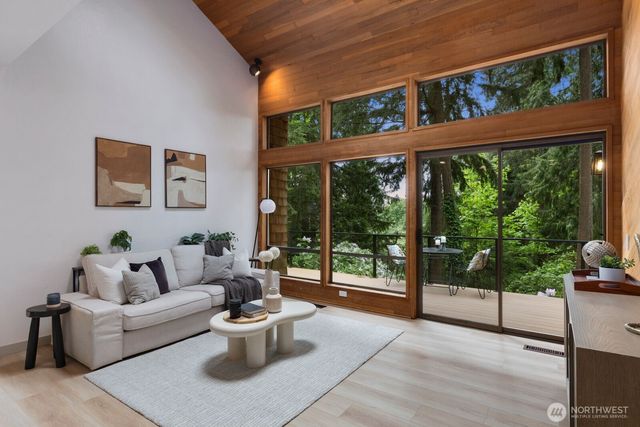 11730 Clearview Dr, Edmonds, WA 98026