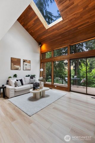 11730 Clearview Dr, Edmonds, WA 98026