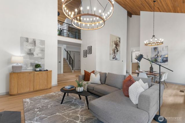 11730 Clearview Dr, Edmonds, WA 98026