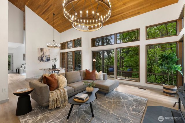 11730 Clearview Dr, Edmonds, WA 98026