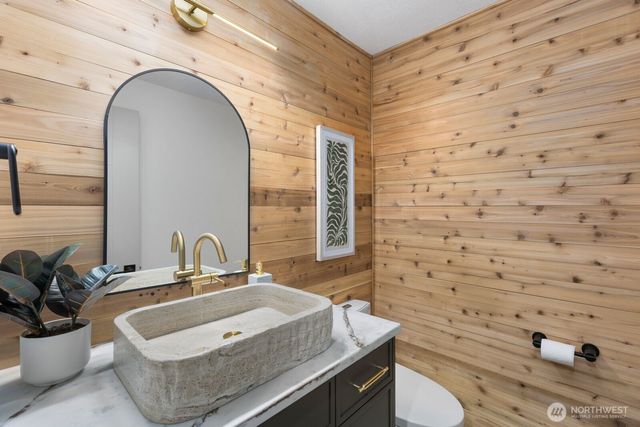 11730 Clearview Dr, Edmonds, WA 98026