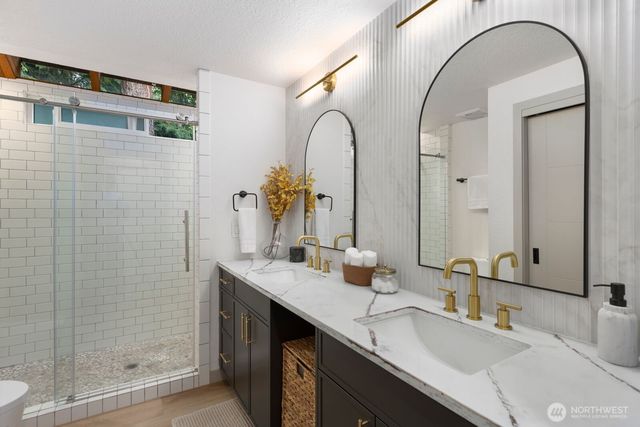 11730 Clearview Dr, Edmonds, WA 98026