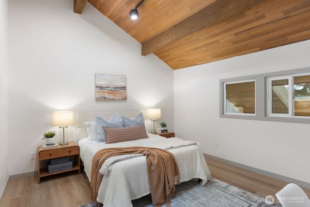 11730 Clearview Dr, Edmonds, WA 98026