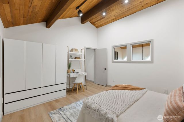 11730 Clearview Dr, Edmonds, WA 98026