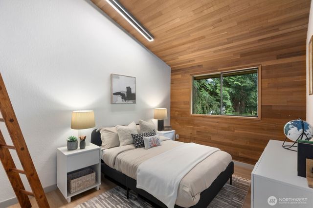 11730 Clearview Dr, Edmonds, WA 98026