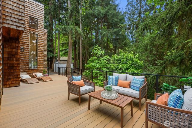 11730 Clearview Dr, Edmonds, WA 98026