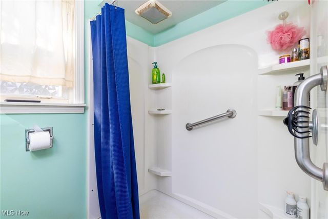 1253 ELMHURST Drive, Weirton, WV 26062