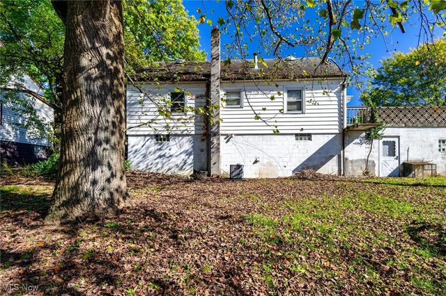 1253 ELMHURST Drive, Weirton, WV 26062