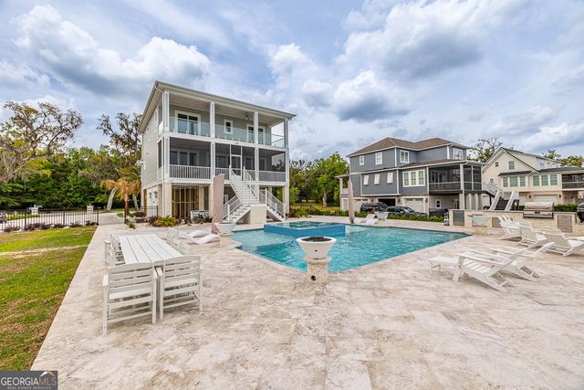 14 Maiden Creek Drive, Waverly, GA 31565