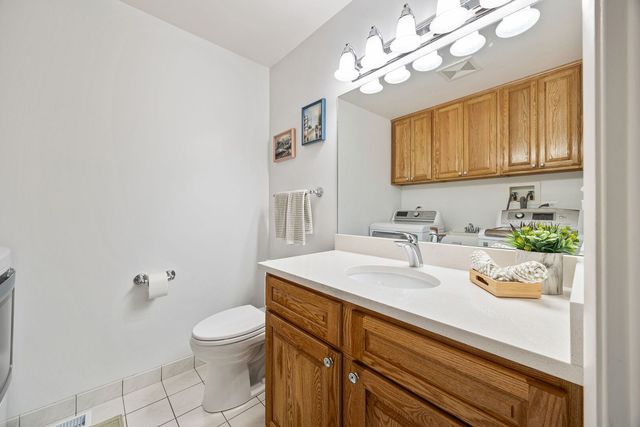 660 Versailles Court A, Elk Grove Village, IL 60007