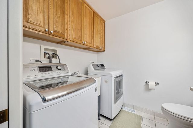 660 Versailles Court A, Elk Grove Village, IL 60007