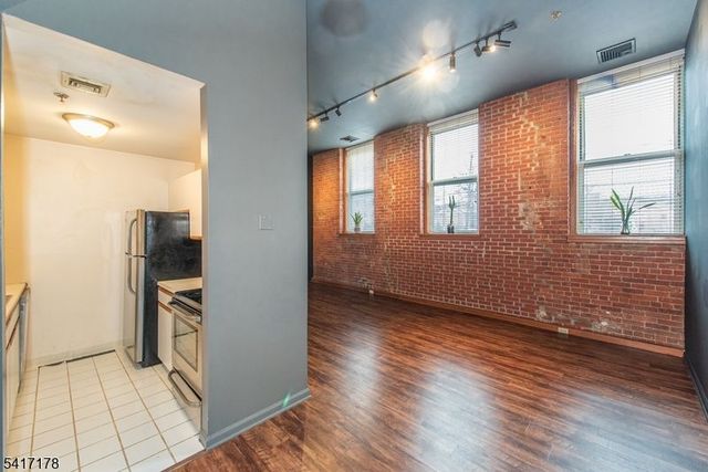 260 Main St 214, Little Falls Twp., NJ 07424