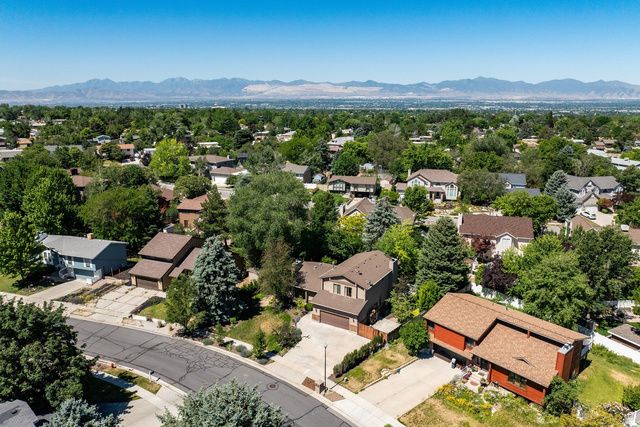 8158 S ANDORRA LN, Sandy, UT 84093