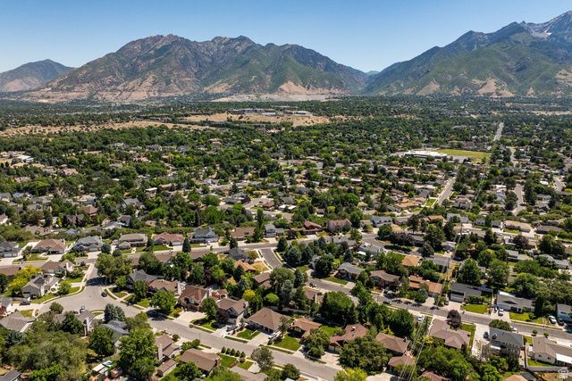 8158 S ANDORRA LN, Sandy, UT 84093