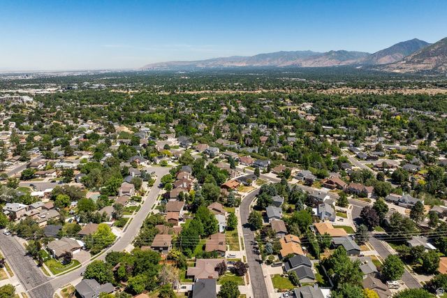 8158 S ANDORRA LN, Sandy, UT 84093