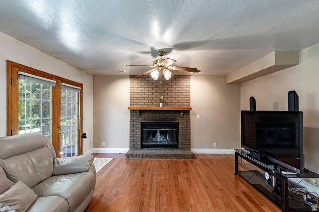 8158 S ANDORRA LN, Sandy, UT 84093