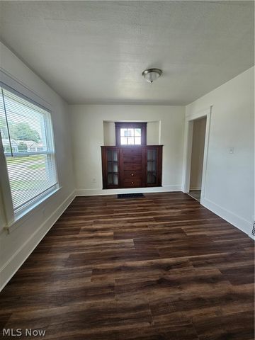 905 Belvedere Avenue SE, Warren, OH 44484