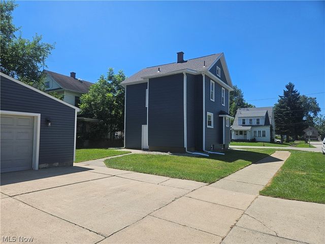905 Belvedere Avenue SE, Warren, OH 44484