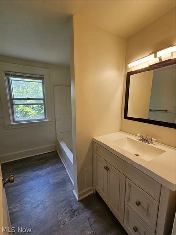 905 Belvedere Avenue SE, Warren, OH 44484