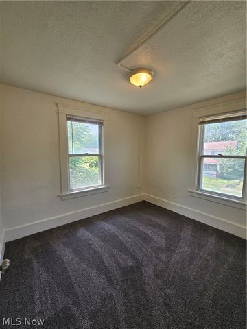 905 Belvedere Avenue SE, Warren, OH 44484