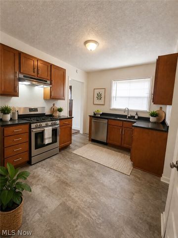 905 Belvedere Avenue SE, Warren, OH 44484