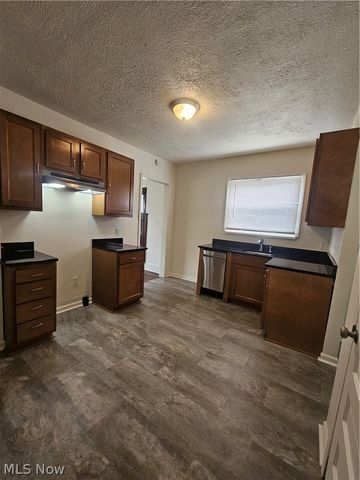905 Belvedere Avenue SE, Warren, OH 44484
