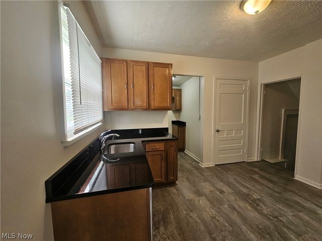 905 Belvedere Avenue SE, Warren, OH 44484