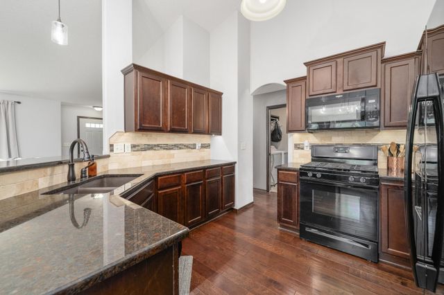 4407 N Ridge Port St, Wichita, KS 67205