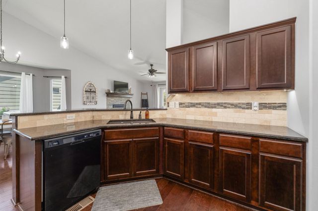 4407 N Ridge Port St, Wichita, KS 67205