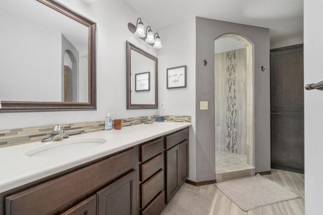 4407 N Ridge Port St, Wichita, KS 67205