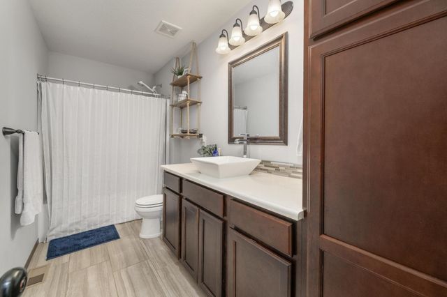 4407 N Ridge Port St, Wichita, KS 67205