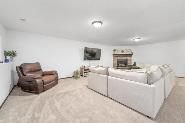 4407 N Ridge Port St, Wichita, KS 67205