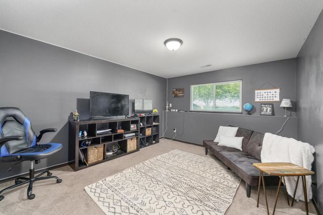 4407 N Ridge Port St, Wichita, KS 67205