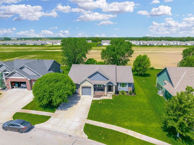 4407 N Ridge Port St, Wichita, KS 67205