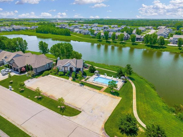 4407 N Ridge Port St, Wichita, KS 67205