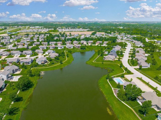 4407 N Ridge Port St, Wichita, KS 67205