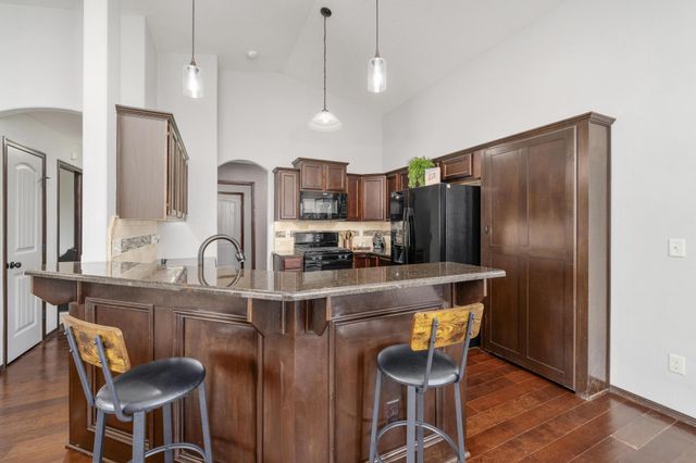 4407 N Ridge Port St, Wichita, KS 67205