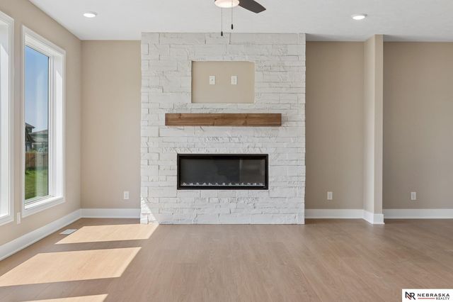 12705 Glenn Street, Papillion, NE 68138