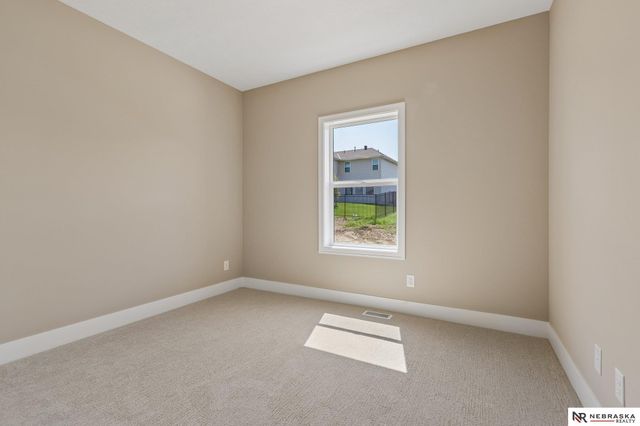 12705 Glenn Street, Papillion, NE 68138