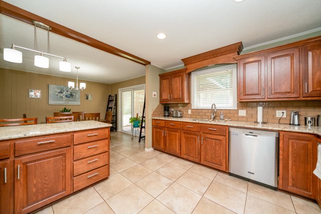 11055 Noonday Rd, Hallsville, TX 75650