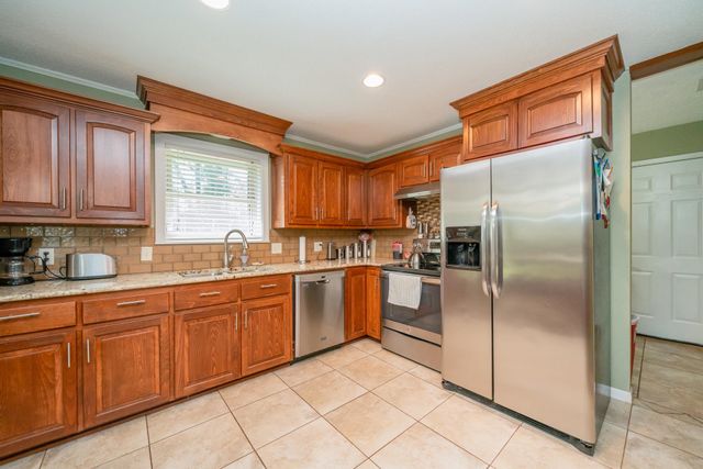 11055 Noonday Rd, Hallsville, TX 75650